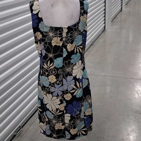 Amanda Smith Dress - Picture 4 of 6